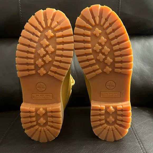 Timberland Waterproof 6" Boots
Boys' Grade School Size 4 - Picture 4 of 13